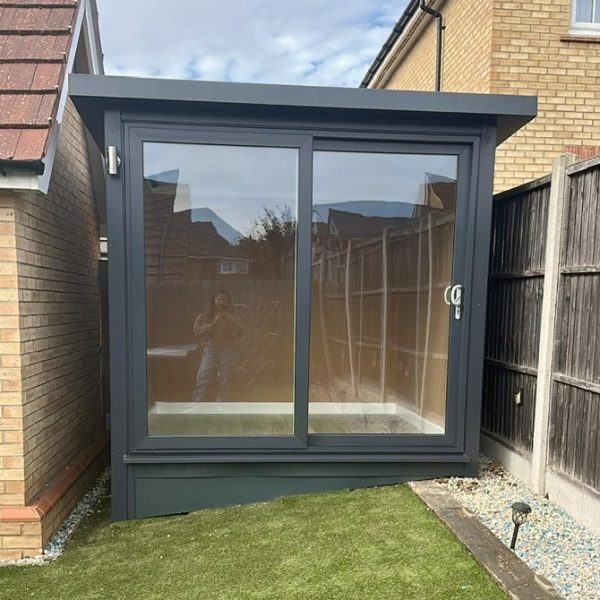 2.4m Hampton with sliding doors