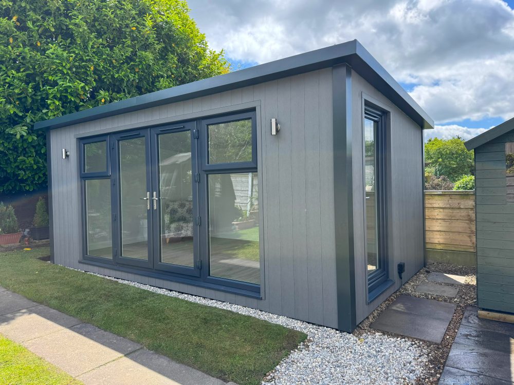 5.4m x 3m Urban Overhang studio in stone cladding