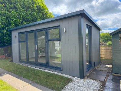 5.4m x 3m Urban Overhang studio in stone cladding