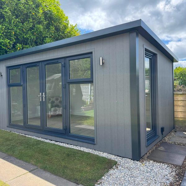 5.4m x 3m Urban Overhang studio in stone cladding