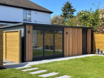 7.2m x 3.5m bespoke studio with external storage area