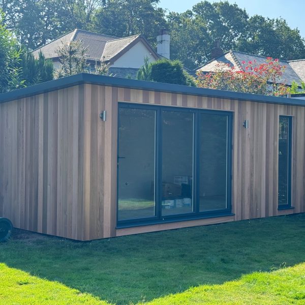 7.2m x 3m Contemporary Overhang studio