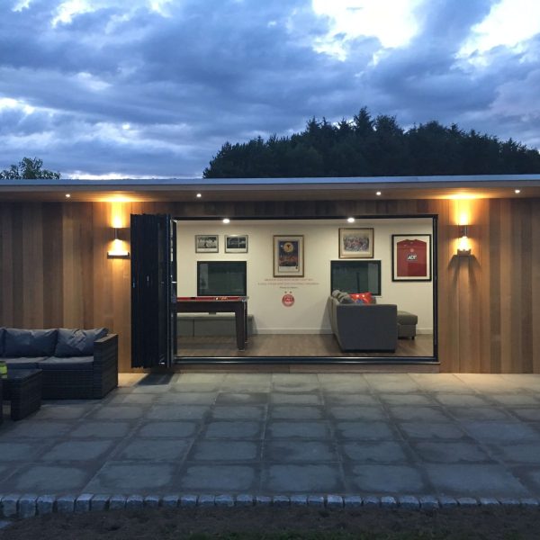 7.8m x 3.5m Contemporary with bespoke 1m overhang