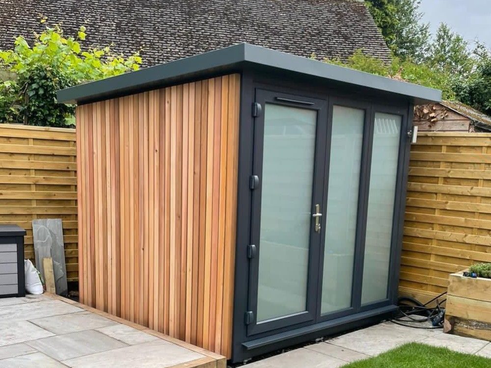 3m Hampton with western red cedar and outside light