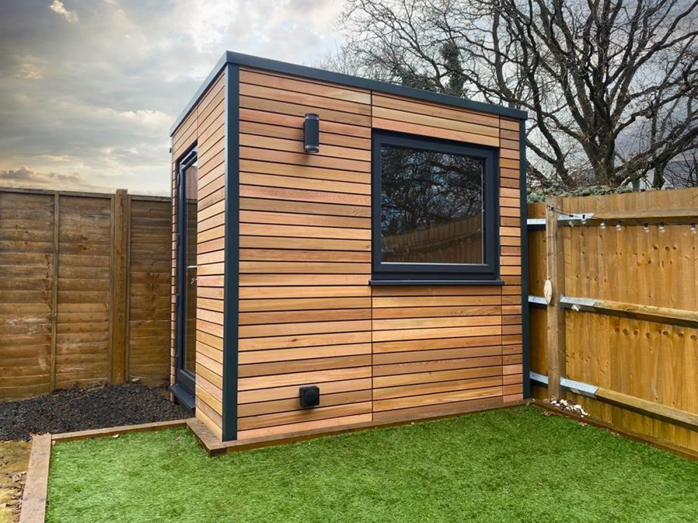 Quadpod mini office 2.4m x 2.4m with outside light