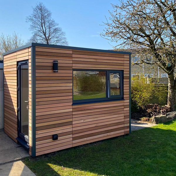 Quadpod maxi office 3m x 2.4m with outside light